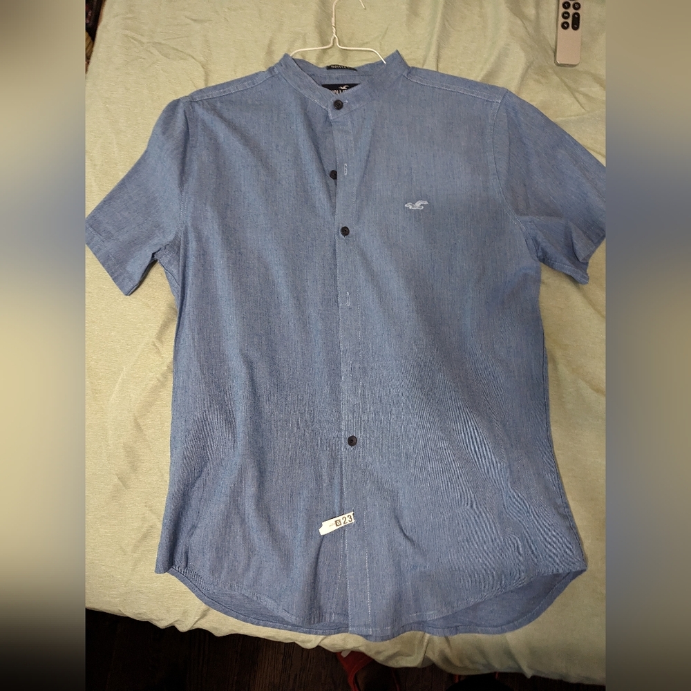 Hollister muscle fit men shirt